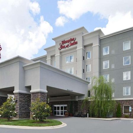 Hampton Inn & Suites Greensboro/Coliseum Area Buitenkant foto