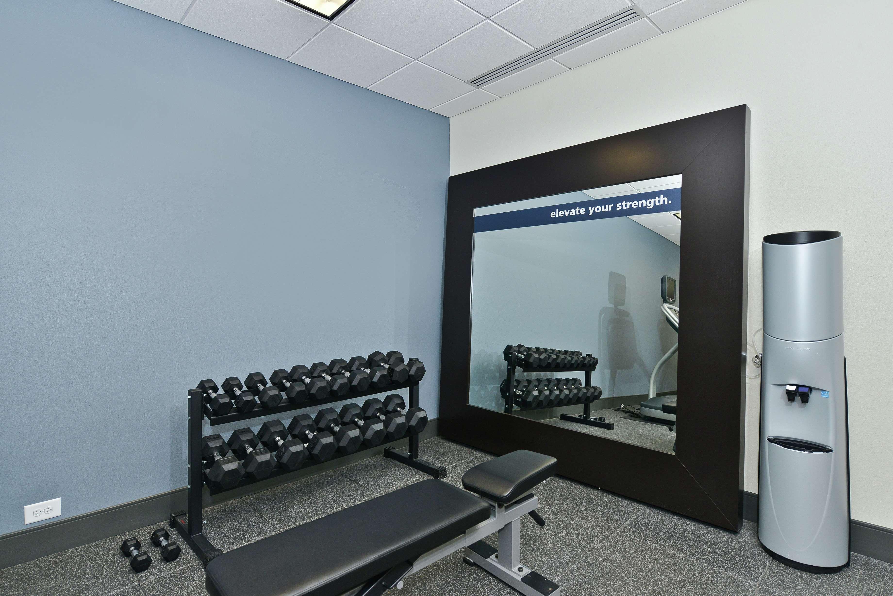 Hampton Inn & Suites Greensboro/Coliseum Area Buitenkant foto