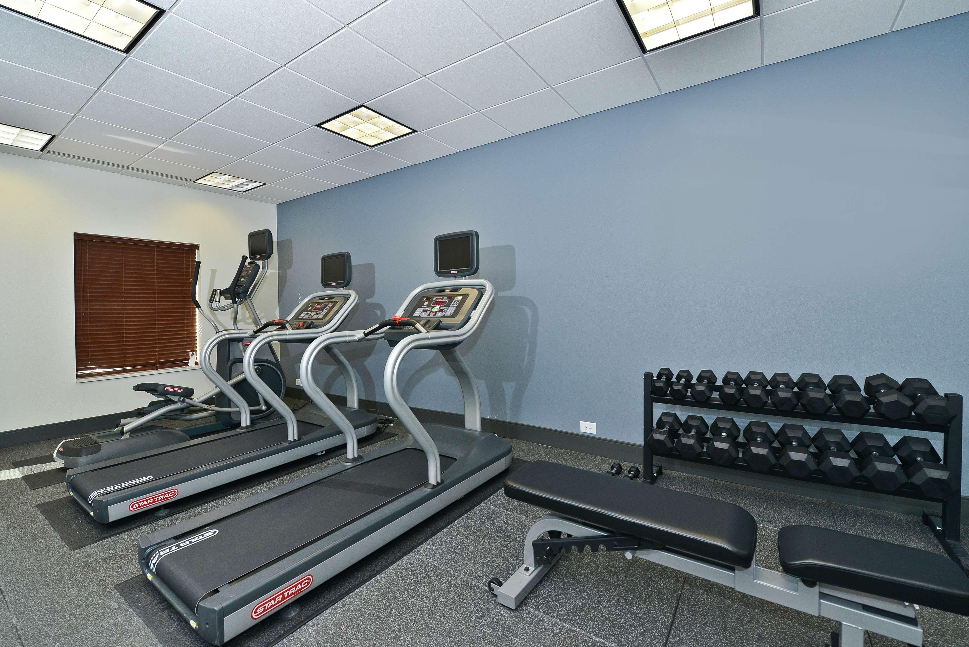 Hampton Inn & Suites Greensboro/Coliseum Area Buitenkant foto